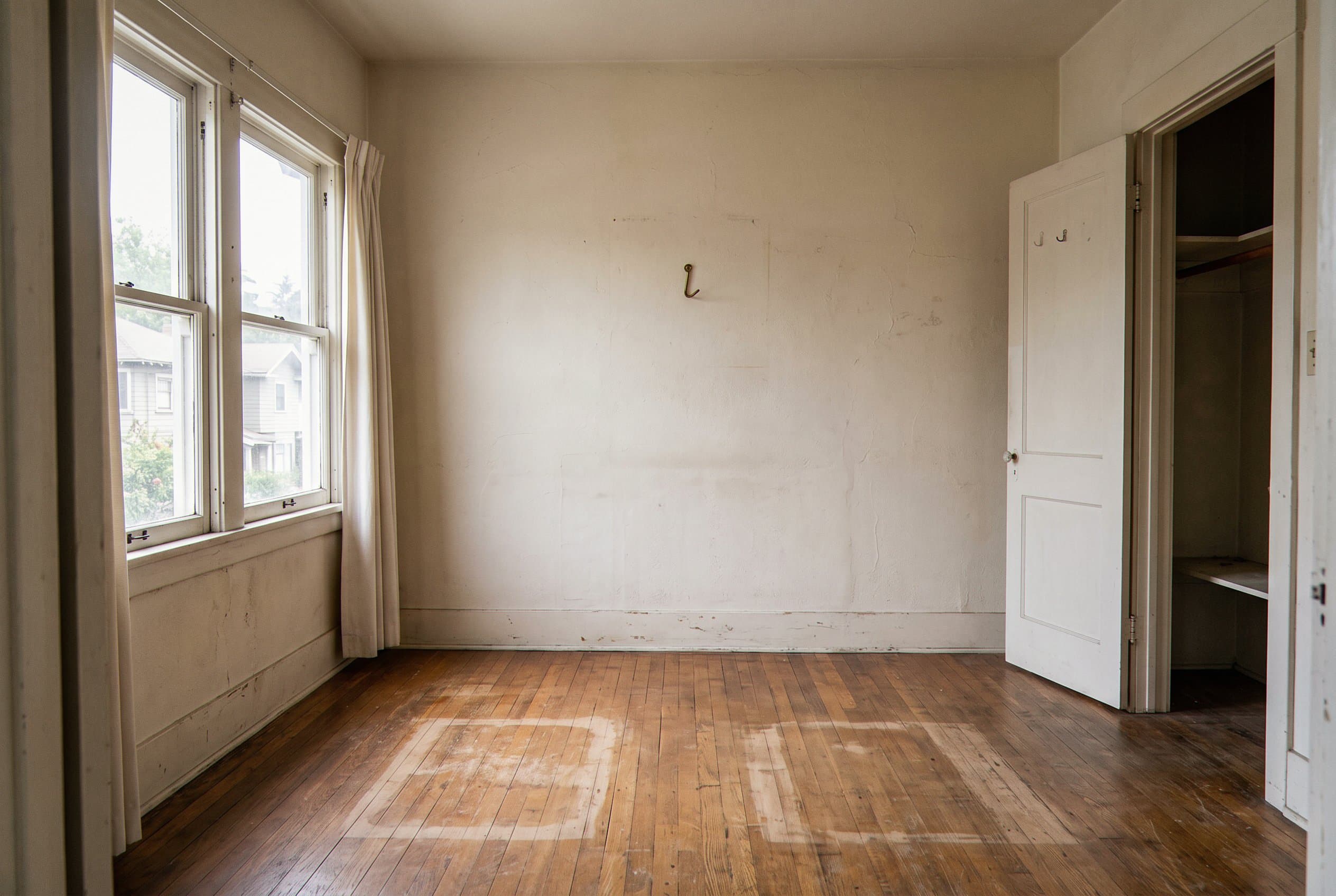 Empty living room after an estate cleanout